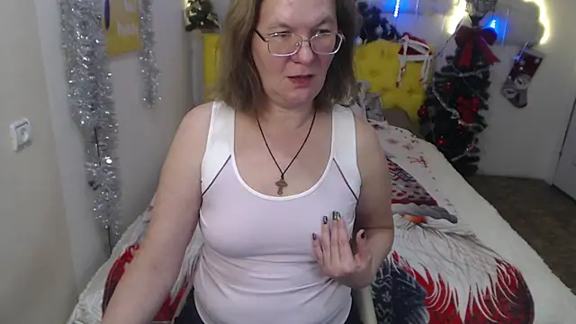 Snapshot of HolyMilfa chatting on January 8, 10:59 am HolyMilfa online show from January 8, 10:59 am