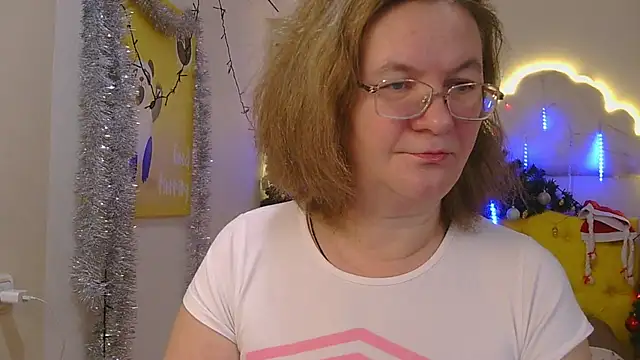 Snapshot of HolyMilfa chatting on January 12, 8:04 am HolyMilfa online show from January 12, 8:04 am