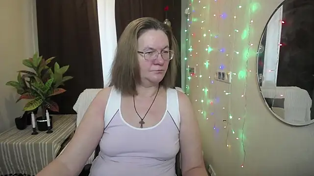 Snapshot of HolyMilfa chatting on January 24, 7:51 am HolyMilfa online show from January 24, 7:51 am