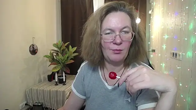 Snapshot of HolyMilfa chatting on January 26, 10:34 am HolyMilfa online show from January 26, 10:34 am