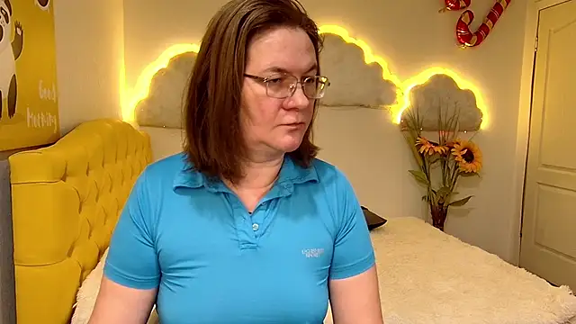 Snapshot of HolyMilfa chatting on February 2, 10:46 am HolyMilfa online show from February 2, 10:46 am