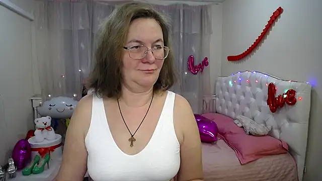 Snapshot of HolyMilfa chatting on February 16, 4:53 pm HolyMilfa online show from February 16, 4:53 pm