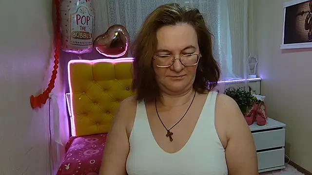 Snapshot of HolyMilfa chatting on February 23, 10:49 am HolyMilfa online show from February 23, 10:49 am