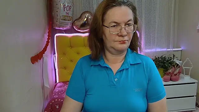 Snapshot of HolyMilfa chatting on March 11, 7:58 am HolyMilfa online show from March 11, 7:58 am