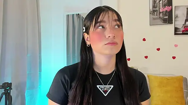 Snapshot of Maia_W10 chatting on January 27, 12:37 pm Maia W10 online show from January 27, 12:37 pm