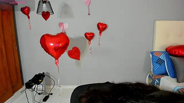 Snapshot of Maia_W10 chatting on February 15, 12:22 pm Maia W10 online show from February 15, 12:22 pm