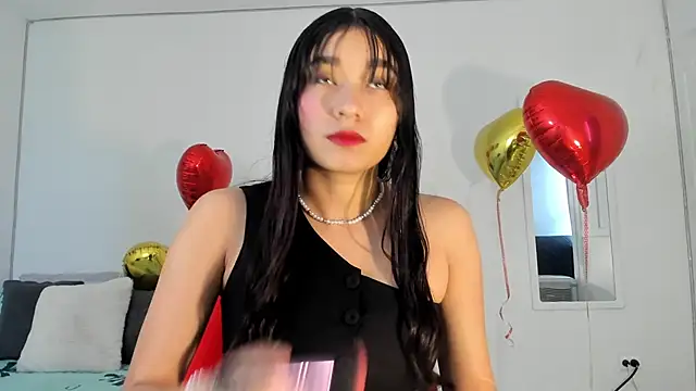 Snapshot of Maia_W10 chatting on February 24, 12:37 pm Maia W10 online show from February 24, 12:37 pm