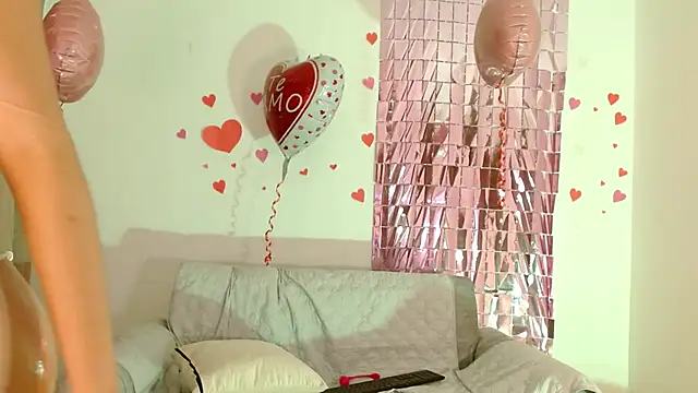 Snapshot of Maia_W10 chatting on March 13, 4:01 pm Maia W10 online show from March 13, 4:01 pm