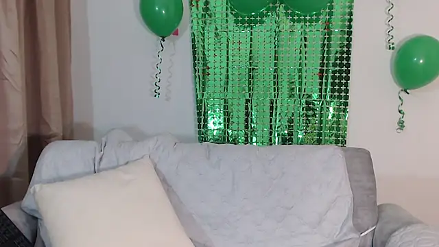 Snapshot of Maia_W10 chatting on March 17, 3:50 pm Maia W10 online show from March 17, 3:50 pm