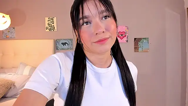 Maia W10 online show from April 28, 12:10 pm
