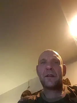 Snapshot of mikeythebestsucker chatting on November 26, 1:06 am mikeythebestsucker online show from November 26, 1:06 am