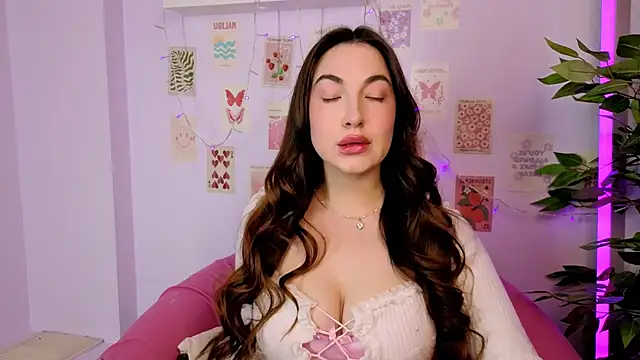 Snapshot of MelissaLovvv chatting on November 13, 6:01 am MelissaLovvv online show from November 13, 6:01 am