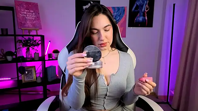 Snapshot of MelissaLovvv chatting on December 3, 4:09 am MelissaLovvv online show from December 3, 4:09 am