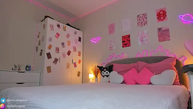 Snapshot of Kate_Clover chatting on May 16, 6:54 am Kate Clover online show from May 16, 6:54 am