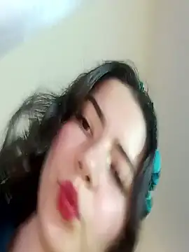 sweetieandjuicyy online show from November 15, 7:32 pm