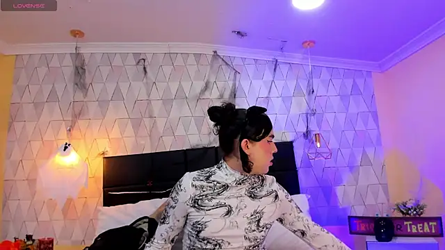 Snapshot of JustinePerry chatting on October 25, 1:51 pm JustinePerry online show from October 25, 1:51 pm