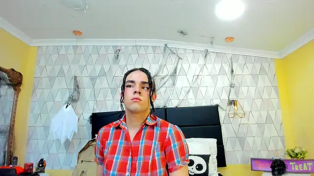 Snapshot of JustinePerry chatting on October 31, 3:40 am JustinePerry online show from October 31, 3:40 am