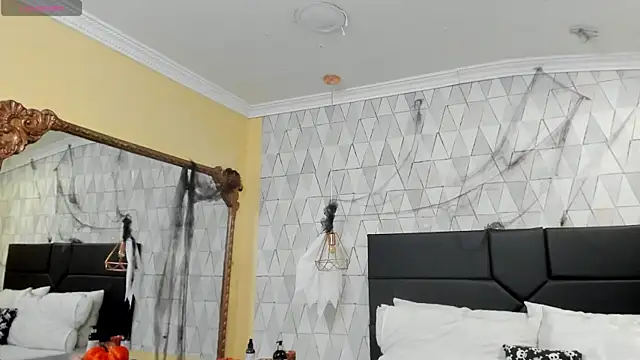 Snapshot of JustinePerry chatting on November 3, 3:52 am JustinePerry online show from November 3, 3:52 am