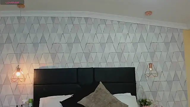 Snapshot of JustinePerry chatting on November 13, 3:27 am JustinePerry online show from November 13, 3:27 am