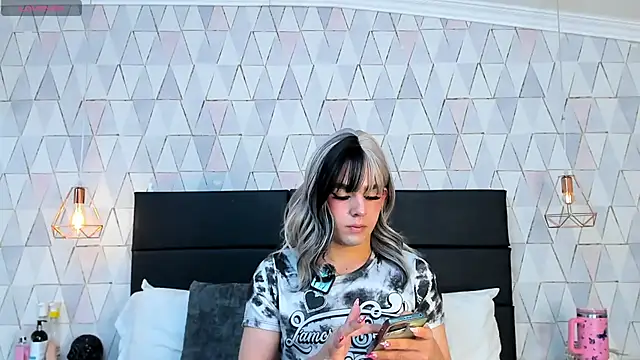 Snapshot of JustinePerry chatting on November 26, 3:40 am JustinePerry online show from November 26, 3:40 am