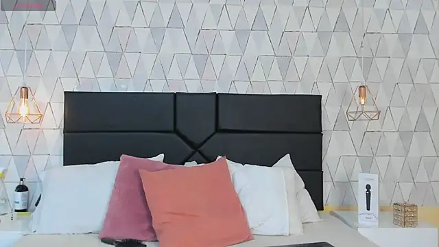 JustinePerry online show from December 23, 3:26 am