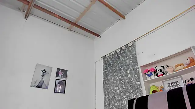 Snapshot of megan_100 chatting on November 6, 6:20 pm megan 100 online show from November 6, 6:20 pm