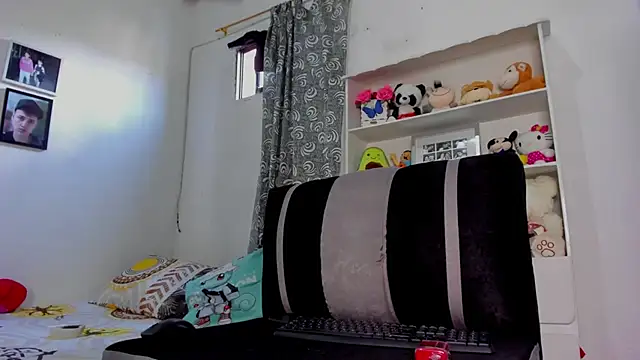 Snapshot of megan_100 chatting on November 8, 6:51 pm megan 100 online show from November 8, 6:51 pm