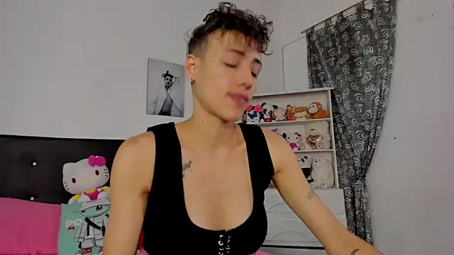 Snapshot of megan_100 chatting on November 19, 5:57 pm megan 100 online show from November 19, 5:57 pm