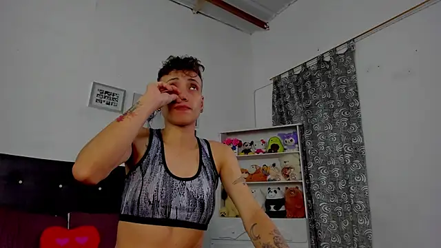 Snapshot of megan_100 chatting on December 15, 5:50 pm megan 100 online show from December 15, 5:50 pm