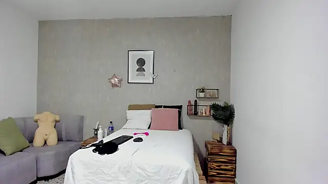 afrodita martinez online show from December 3, 7:23 pm