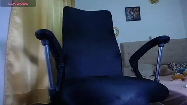 Snapshot of khalany_hadid chatting on February 15, 7:51 am khalany hadid online show from February 15, 7:51 am