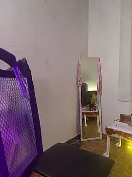 Snapshot of 911Calling chatting on January 3, 8:54 pm 911Calling online show from January 3, 8:54 pm