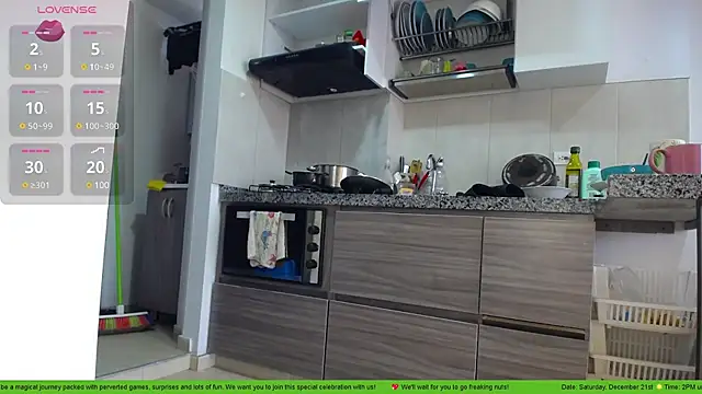 Snapshot of 911Calling chatting on March 21, 6:29 pm 911Calling online show from March 21, 6:29 pm