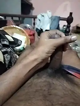 Snapshot of tamil_horny09 chatting on December 16, 12:15 am tamil horny09 online show from December 16, 12:15 am