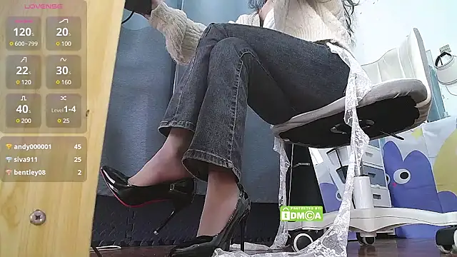 Snapshot of CN-Doudou chatting on March 15, 2:01 pm CN-Doudou online show from March 15, 2:01 pm