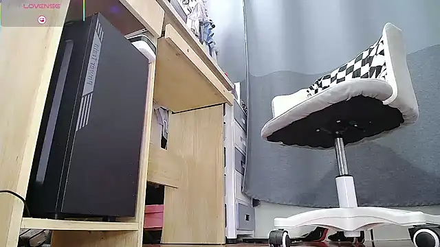 Snapshot of CN-Doudou chatting on November 27, 2:24 am CN-Doudou online show from November 27, 2:24 am