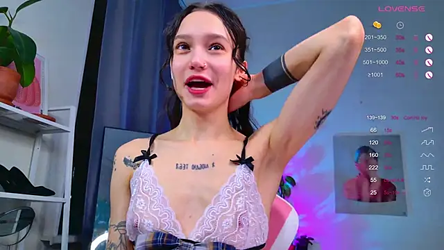 Snapshot of MyLou_ chatting on November 29, 3:15 pm MyLou online show from November 29, 3:15 pm