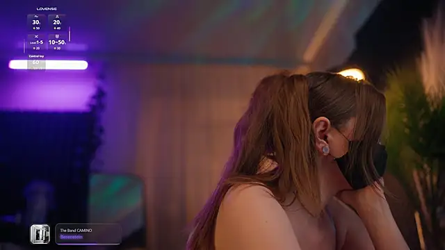 Snapshot of aarimass chatting on November 26, 1:45 pm aarimass online show from November 26, 1:45 pm