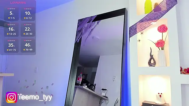 Snapshot of teemotwink chatting on October 26, 10:04 pm teemotwink online show from October 26, 10:04 pm