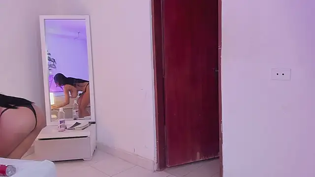 Snapshot of Alhana_pulido chatting on December 28, 11:26 pm Alhana pulido online show from December 28, 11:26 pm