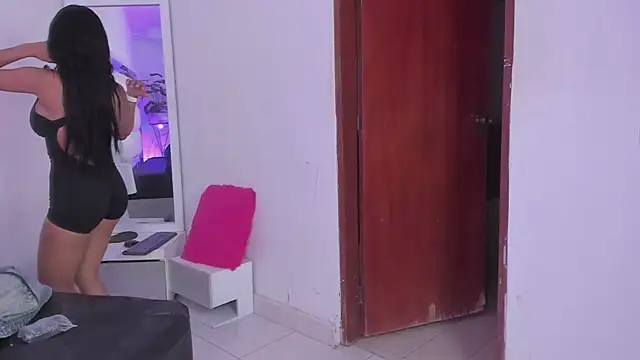 Snapshot of Alhana_pulido chatting on January 13, 10:35 pm Alhana pulido online show from January 13, 10:35 pm