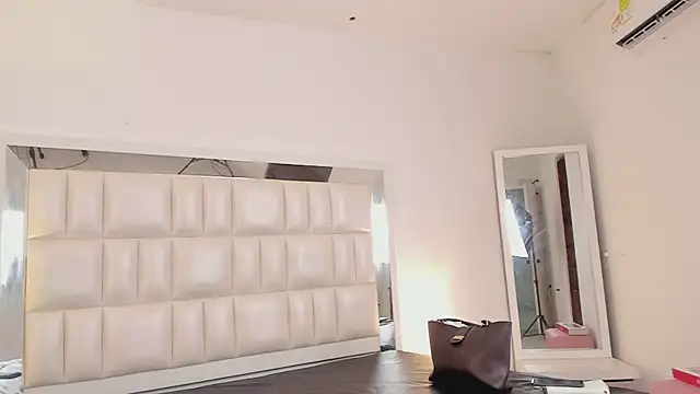 Snapshot of Alhana_pulido chatting on March 18, 5:53 pm Alhana pulido online show from March 18, 5:53 pm