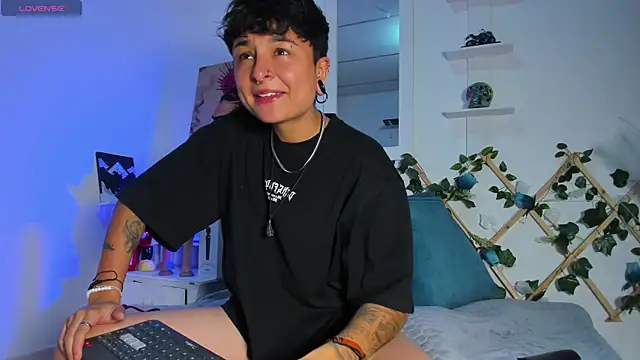 ZuryRamirez  online show from February 26, 11:59 pm