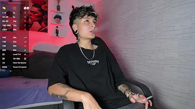 ZuryRamirez  online show from November 8, 8:40 pm