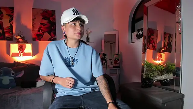 ZuryRamirez  online show from November 27, 8:33 pm