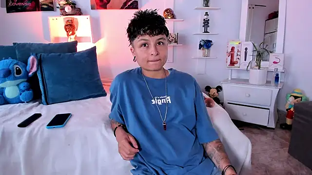 ZuryRamirez  online show from December 19, 8:27 pm