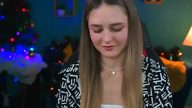 Snapshot of DeboraLarson chatting on December 20, 10:16 am DeboraLarson online show from December 20, 10:16 am