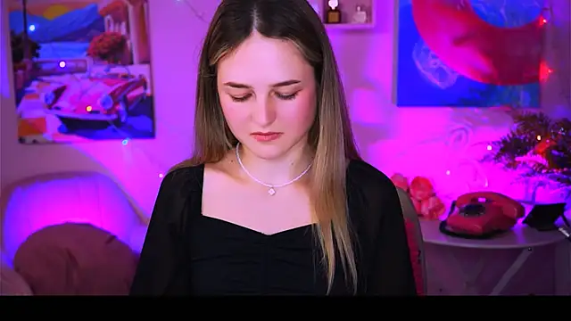 Snapshot of DeboraLarson chatting on January 12, 7:11 am DeboraLarson online show from January 12, 7:11 am