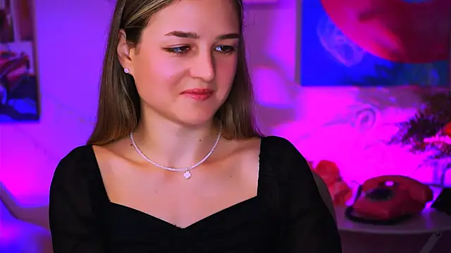 Snapshot of DeboraLarson chatting on January 13, 4:28 am DeboraLarson online show from January 13, 4:28 am