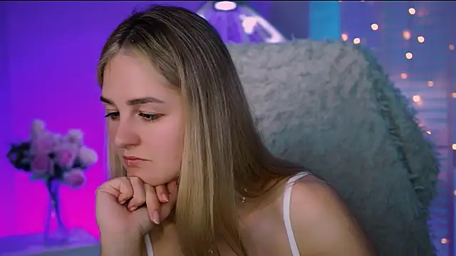 Snapshot of DeboraLarson chatting on September 11, 4:12 am DeboraLarson online show from September 11, 4:12 am